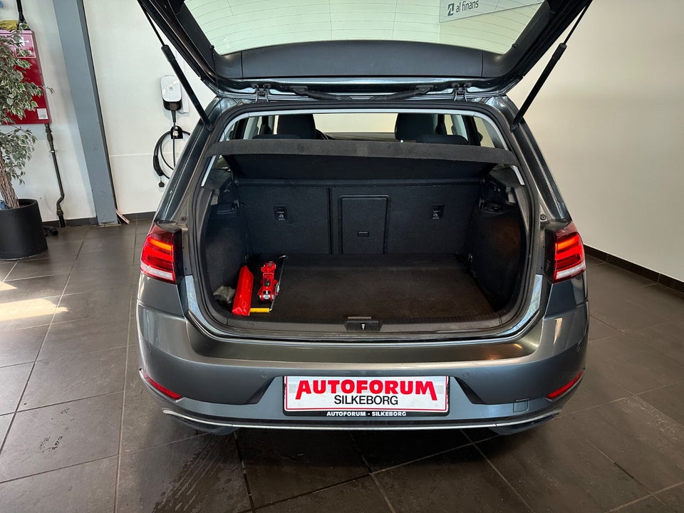 VW Golf VII 1,6 TDi 115 IQ.Drive DSG 5d