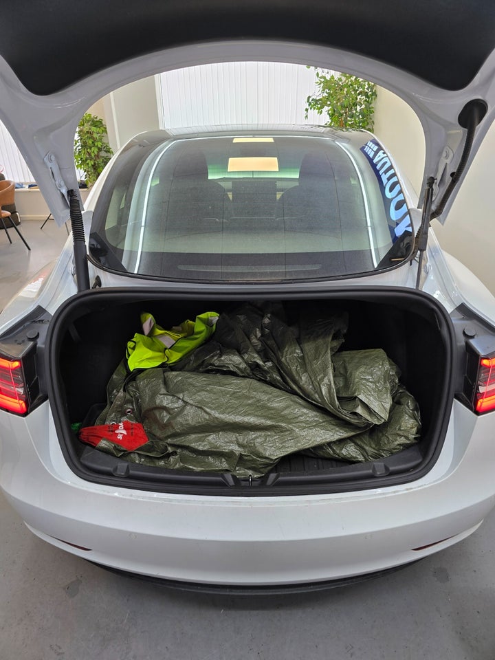Tesla Model 3 RWD 4d
