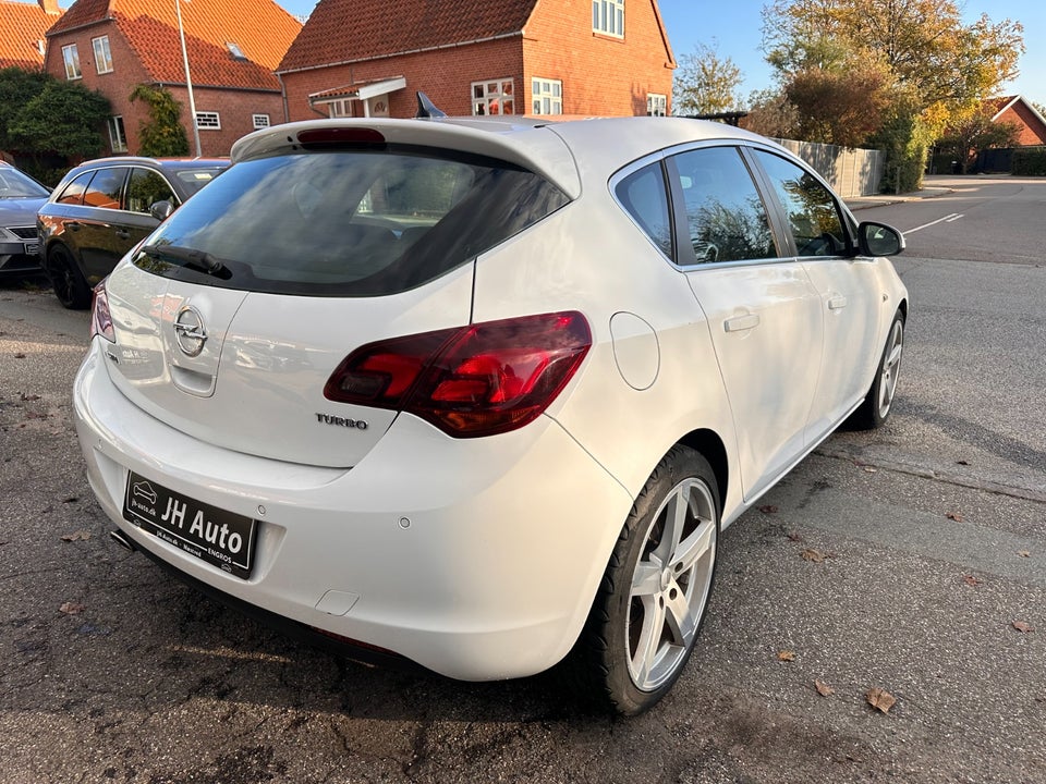 Opel Astra 1,6 T 180 Sport 5d