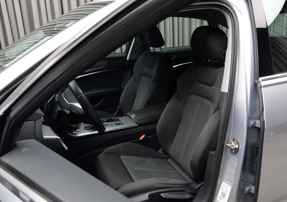 Audi A6 50 TFSi e Sport quattro S-tr. 4d