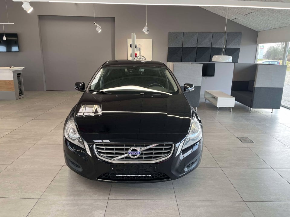 Volvo S60 2,0 D3 136 Kinetic aut. 4d