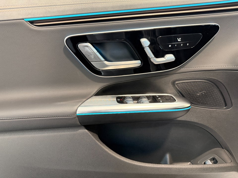Mercedes EQE300 Electric Art 4d
