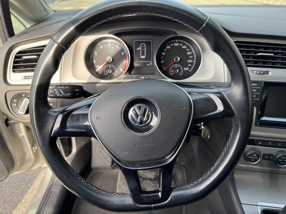 VW Golf VII 1,4 TSi 122 Highline Variant BMT 5d