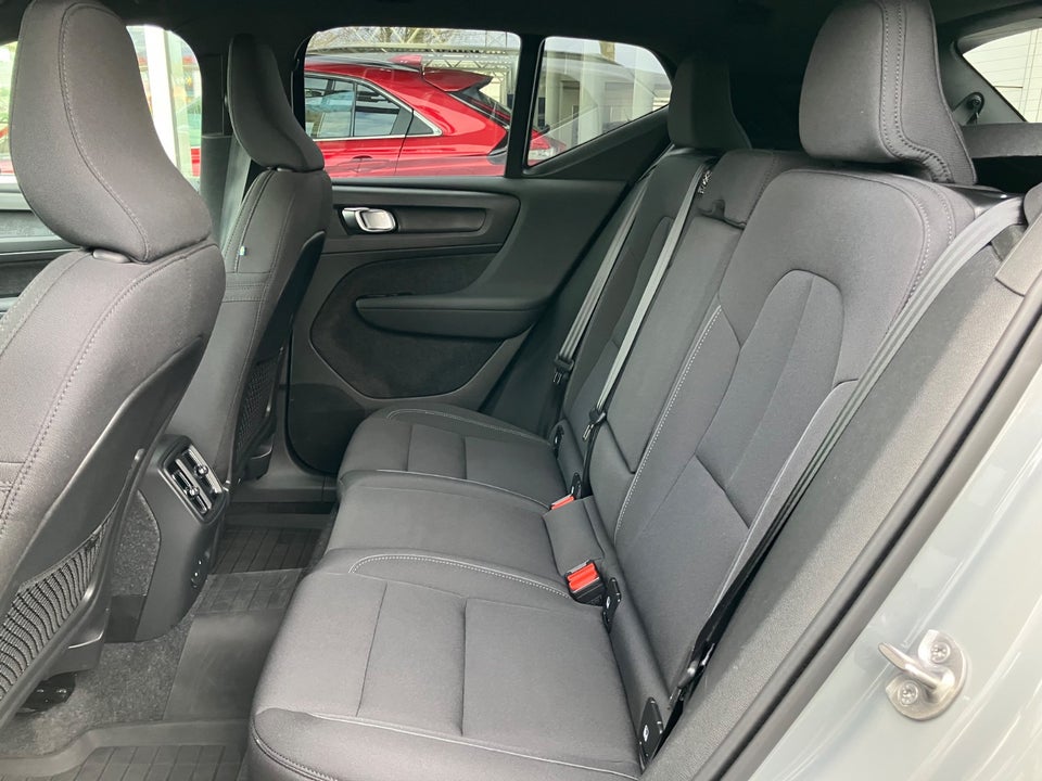 Volvo EX40 Extended Range Plus 5d