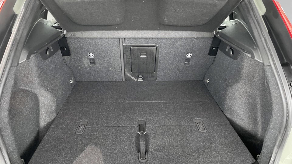 Volvo XC40 ReCharge Extended Range Plus 5d