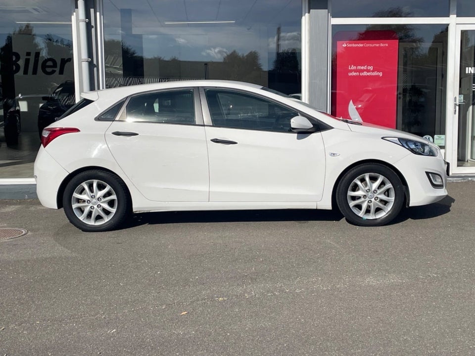 Hyundai i30 1,6 CRDi 110 Style Eco 5d