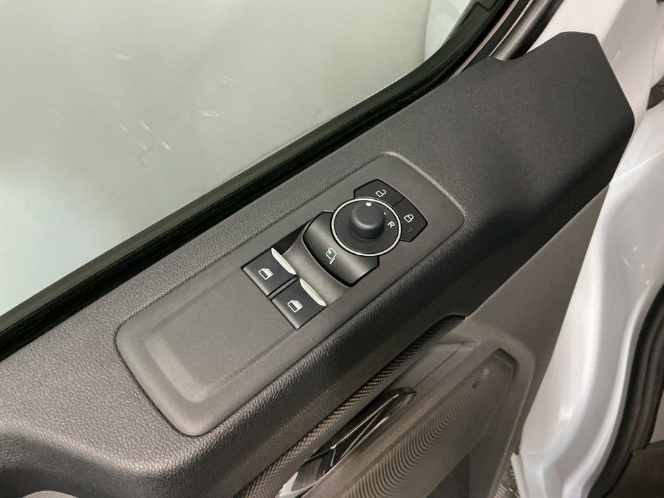 Ford E-Transit Custom 320S 64 Limited