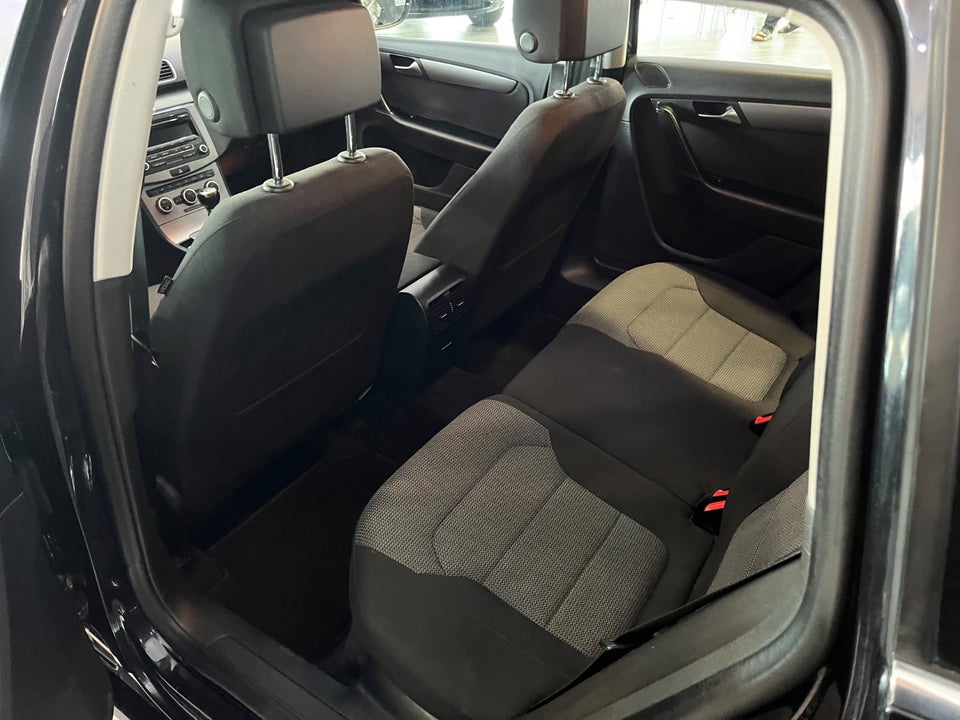 VW Passat 2,0 TDi 140 Comfortline Variant BMT 5d