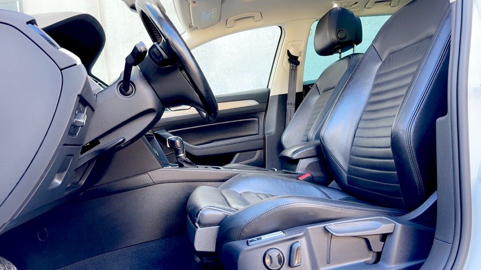 VW Passat 2,0 TDi 240 Highline Variant DSG 4Motion 5d
