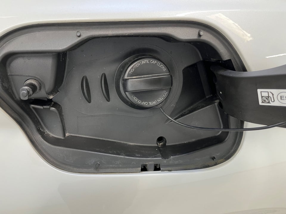 Peugeot 308 1,6 Hybrid First Selection+ EAT8 5d