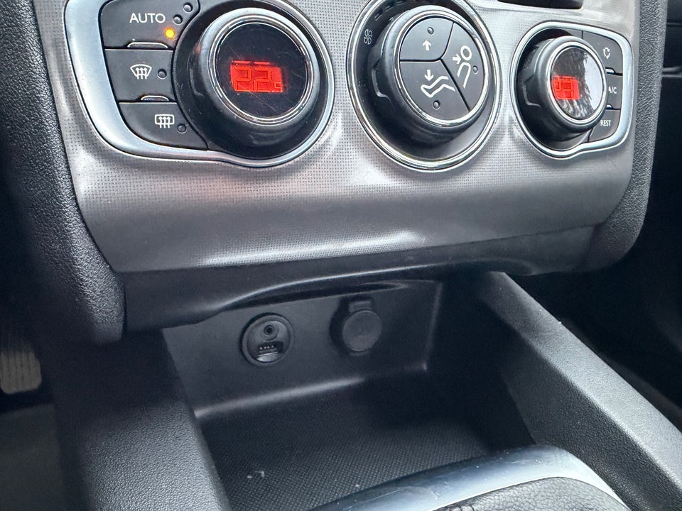 Citroën C4 1,6 BlueHDi 100 Feel 5d