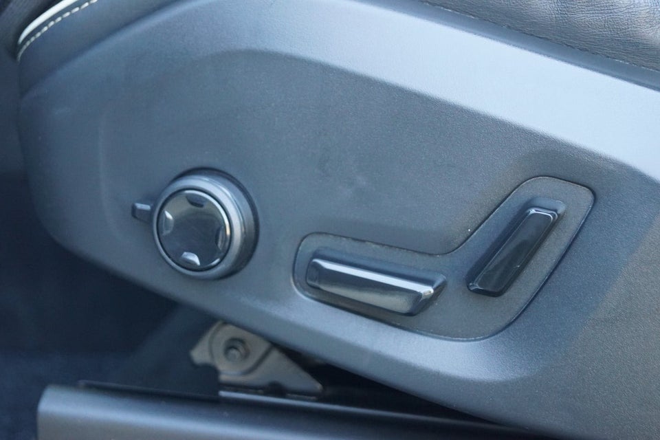 Volvo XC90 2,0 T8 ReCharge R-Design aut. AWD 7prs 5d