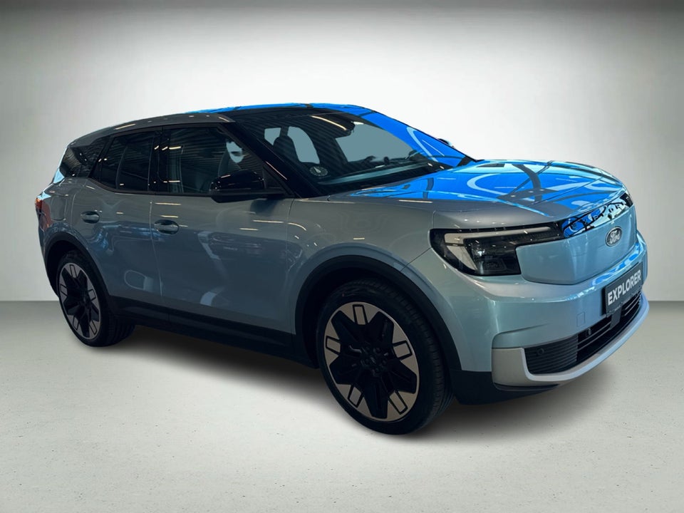 Ford Explorer 82 Premium Extended Range 5d