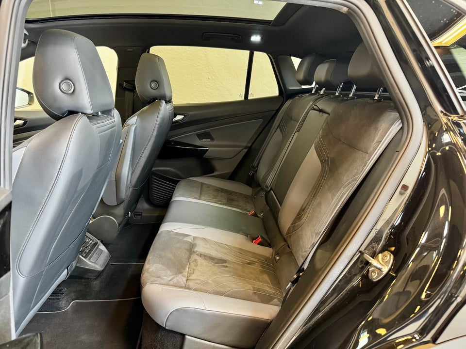 VW ID.4 77 Pro Business Premium 5d
