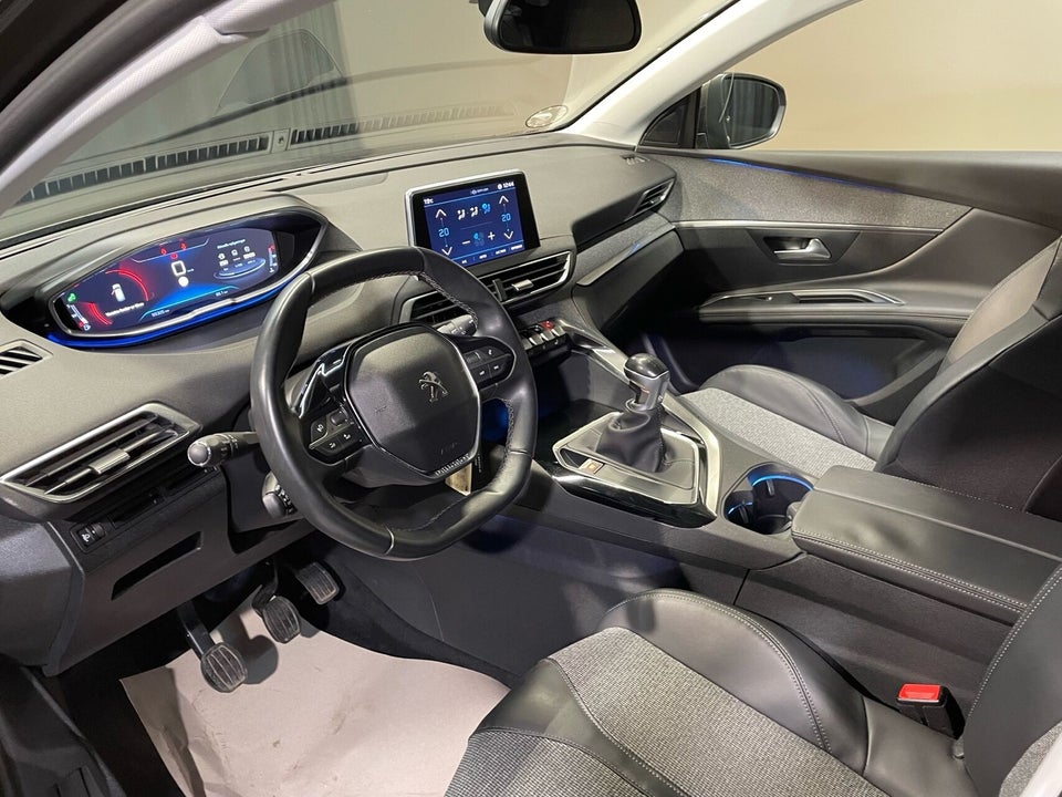 Peugeot 3008 1,6 BlueHDi 120 Allure 5d
