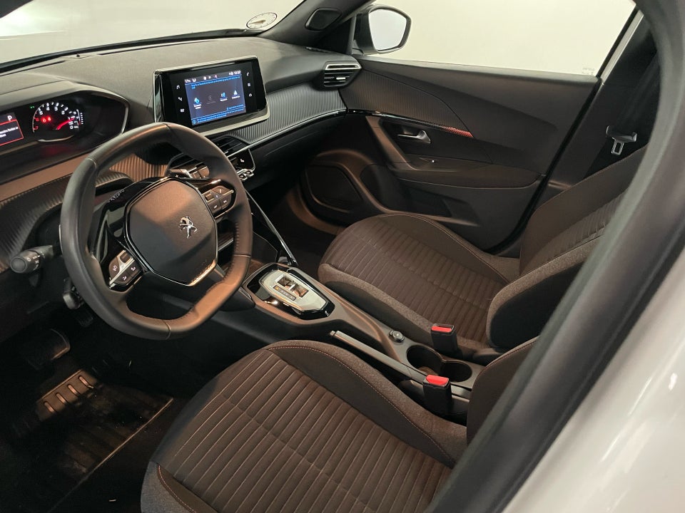 Peugeot 2008 1,2 PureTech 130 Vision Pack EAT8 5d