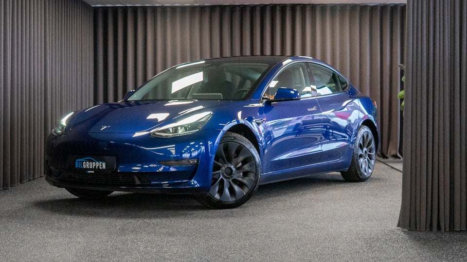 Tesla Model 3 Long Range AWD 4d