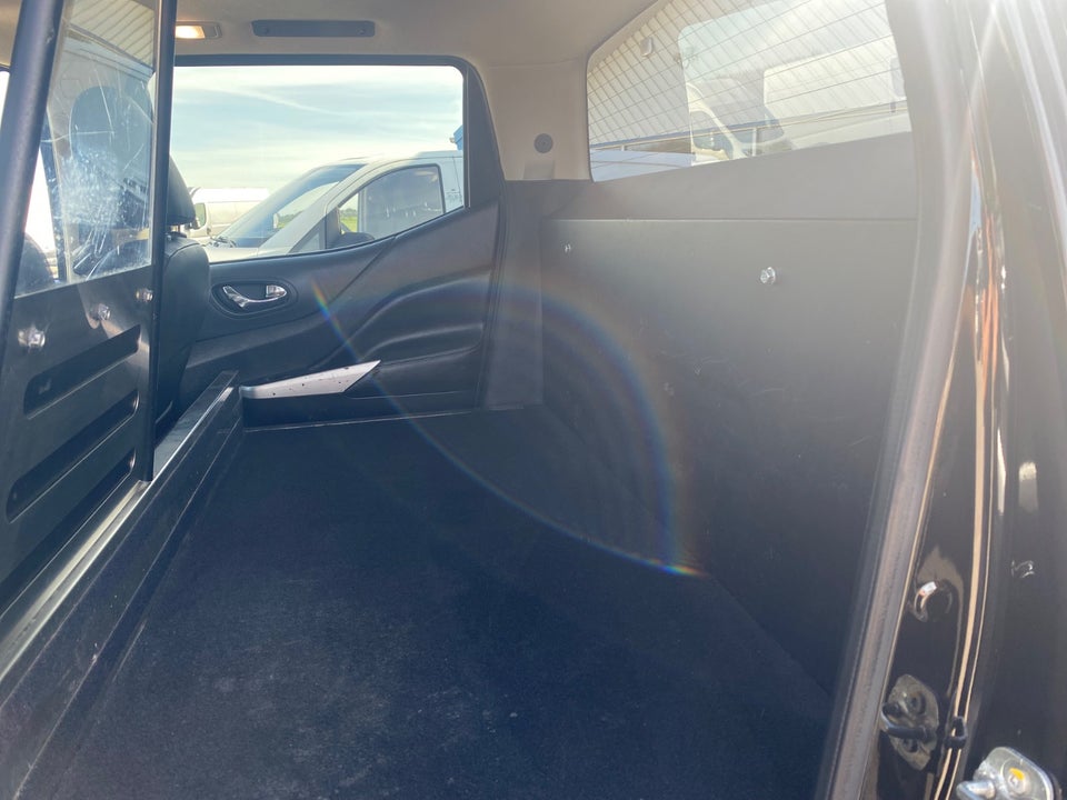 Nissan Navara 2,3 dCi 190 Db.Kab Tekna aut. 4d
