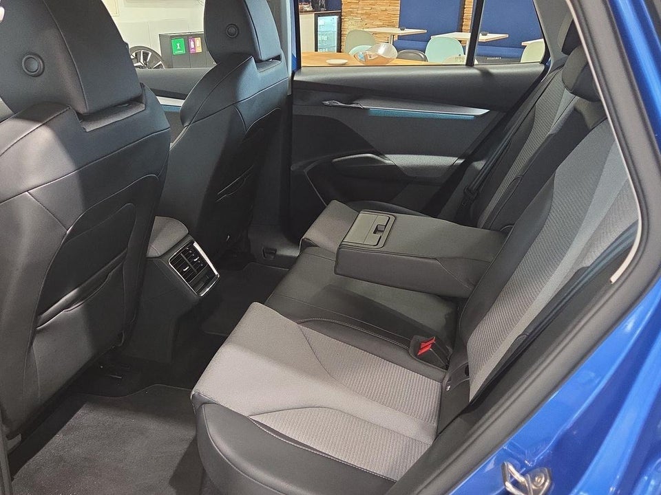 Skoda Enyaq 80 iV Loft 5d