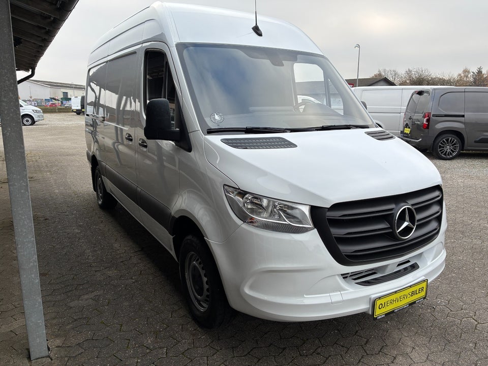 Mercedes Sprinter 317 2,0 CDi A2 Kassevogn aut. RWD