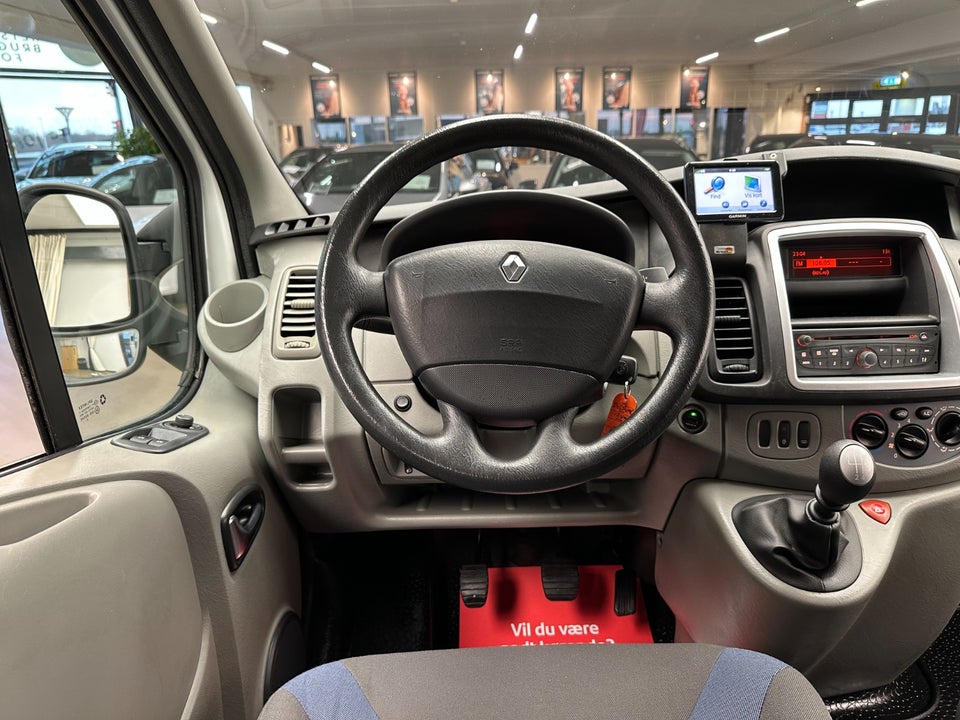 Renault Trafic T29 2,0 dCi 115 L1H1 Kombi aut. 4d