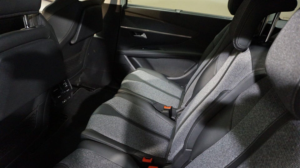 Peugeot 5008 1,2 PureTech 130 Allure EAT8 7prs 5d