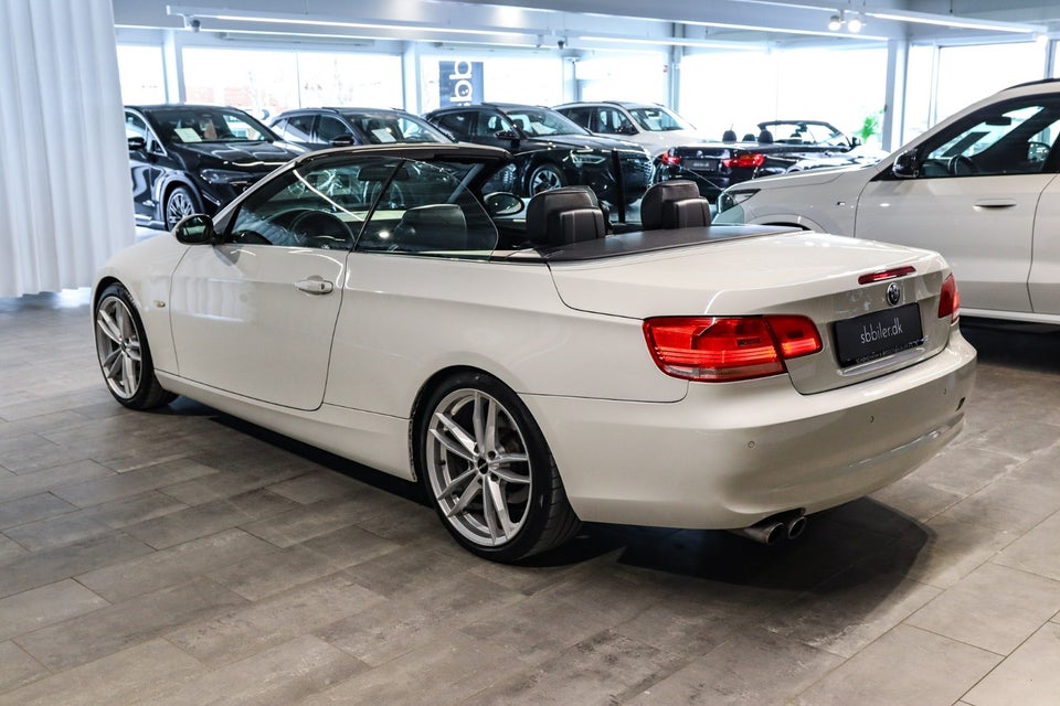 BMW 325i 3,0 Cabriolet Steptr. 2d
