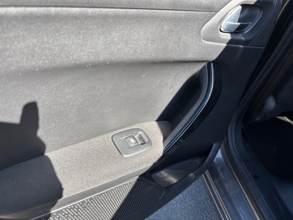 Peugeot 208 1,6 BlueHDi 100 Allure Sky 5d