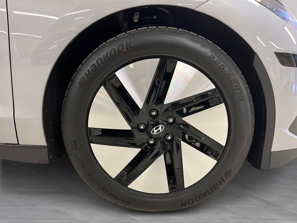 Hyundai Ioniq 6 53 Essential 4d