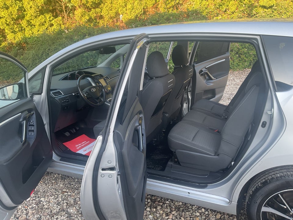 Toyota Verso 1,8 VVT-i T2 Premium 7prs 5d