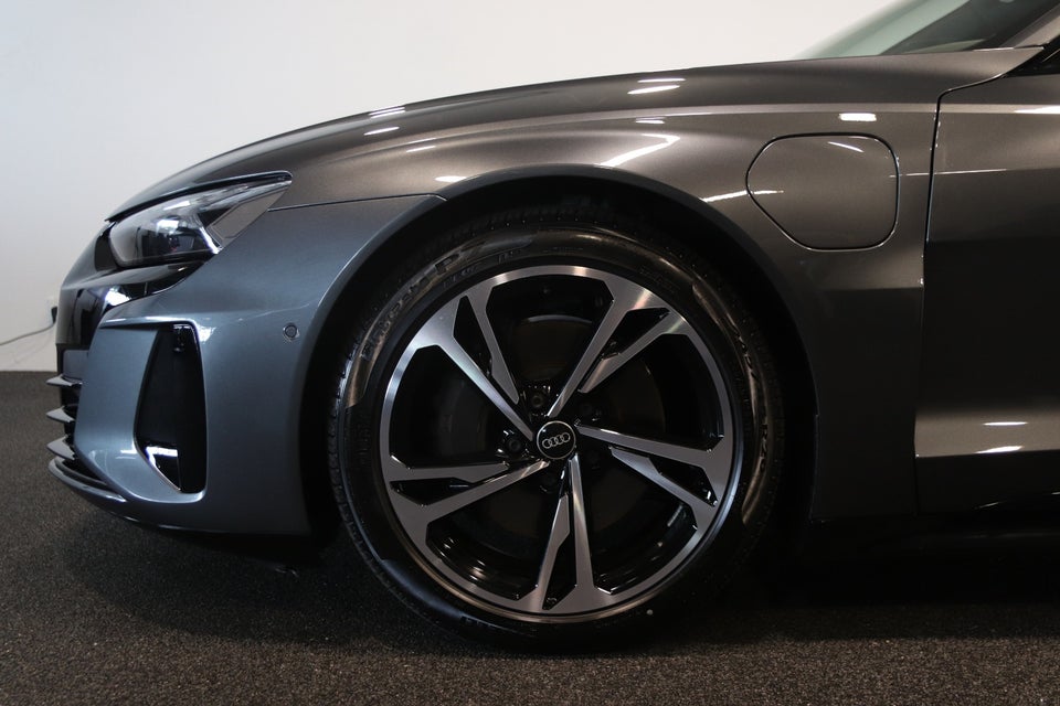 Audi e-tron GT quattro 4d