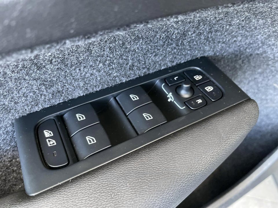 Volvo XC40 ReCharge Twin Plus 5d