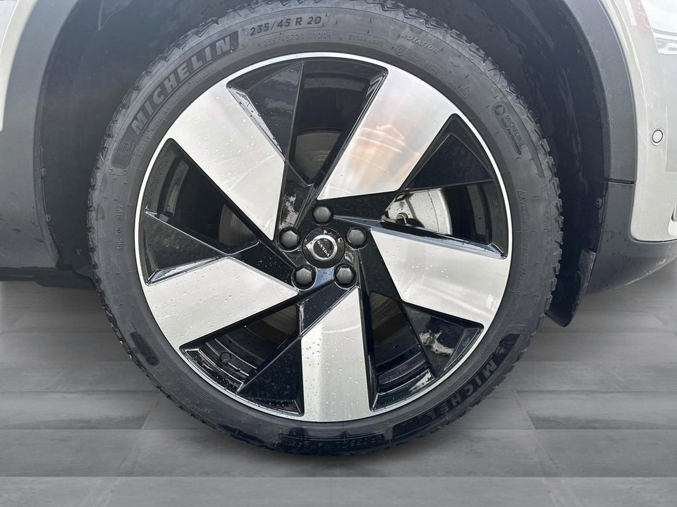 Volvo XC40 ReCharge Twin Ultimate 5d