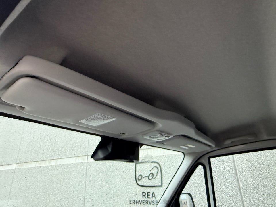 Iveco Daily 3,0 35S18 4100mm Box m/lift AG8