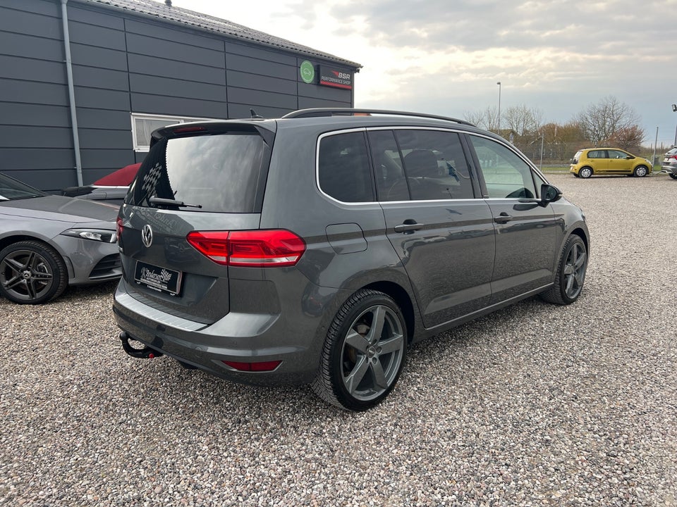 VW Touran 1,6 TDi 115 IQ.Drive DSG 7prs 5d