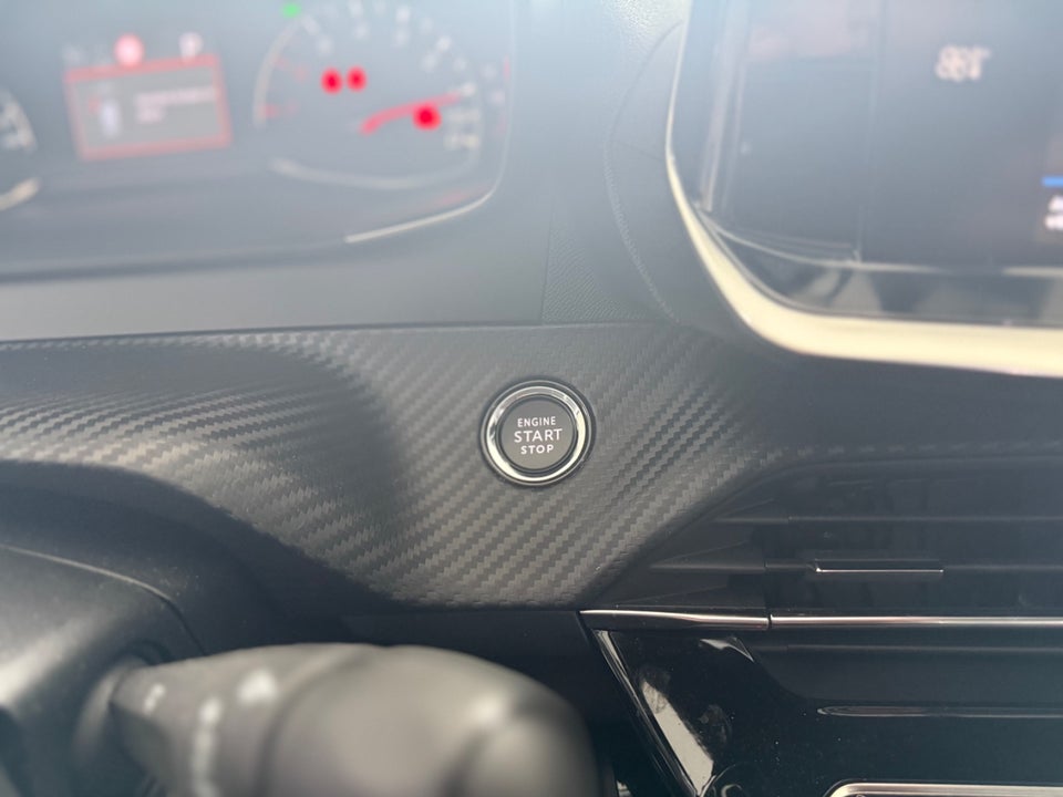 Peugeot 2008 1,2 PureTech 130 Allure EAT8 5d