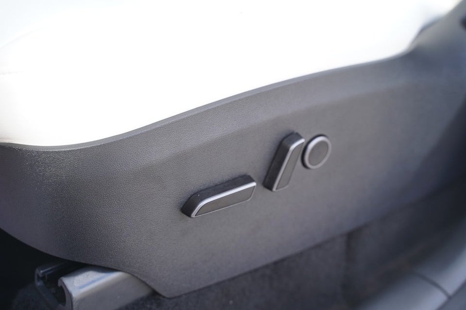 Tesla Model Y Long Range AWD 5d