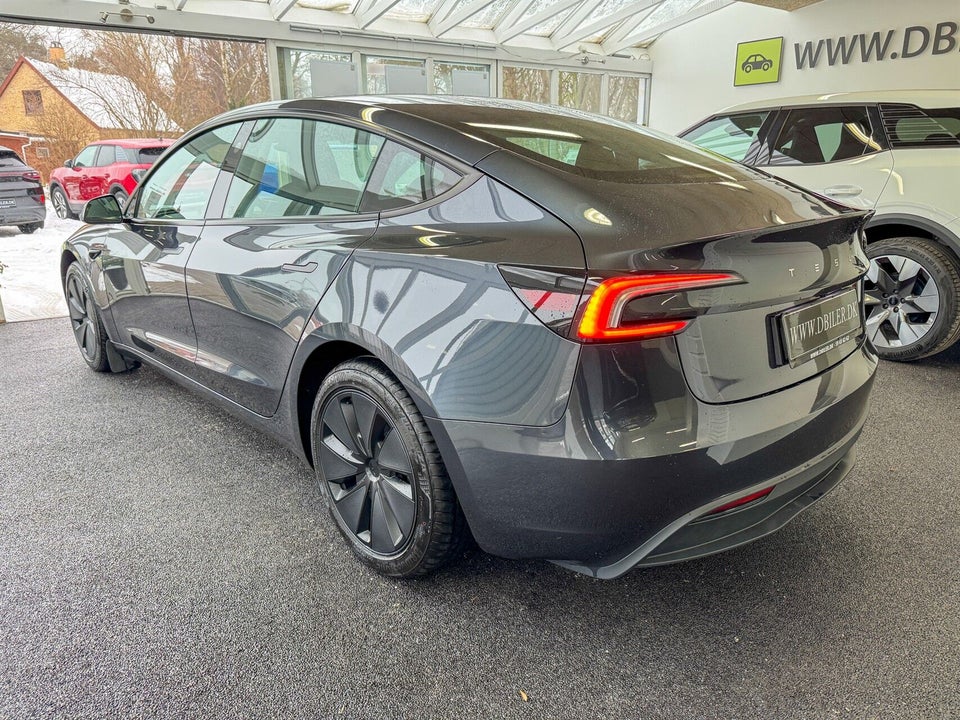 Tesla Model 3 RWD 4d