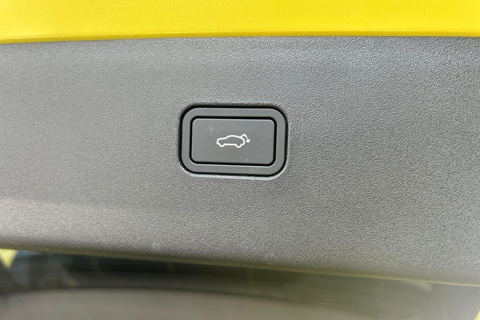Volvo EX30 Extended Range Plus 5d