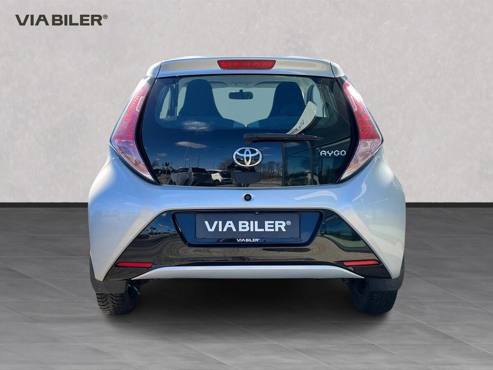 Toyota Aygo 1,0 VVT-i x-play 5d