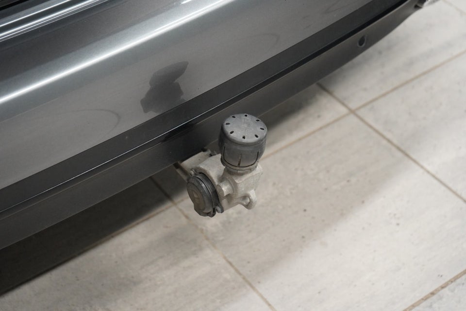 Mercedes E300 de 2,0 Avantgarde stc. aut. 5d