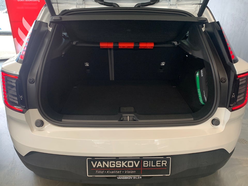 Volvo EX30 Extended Range Plus 5d