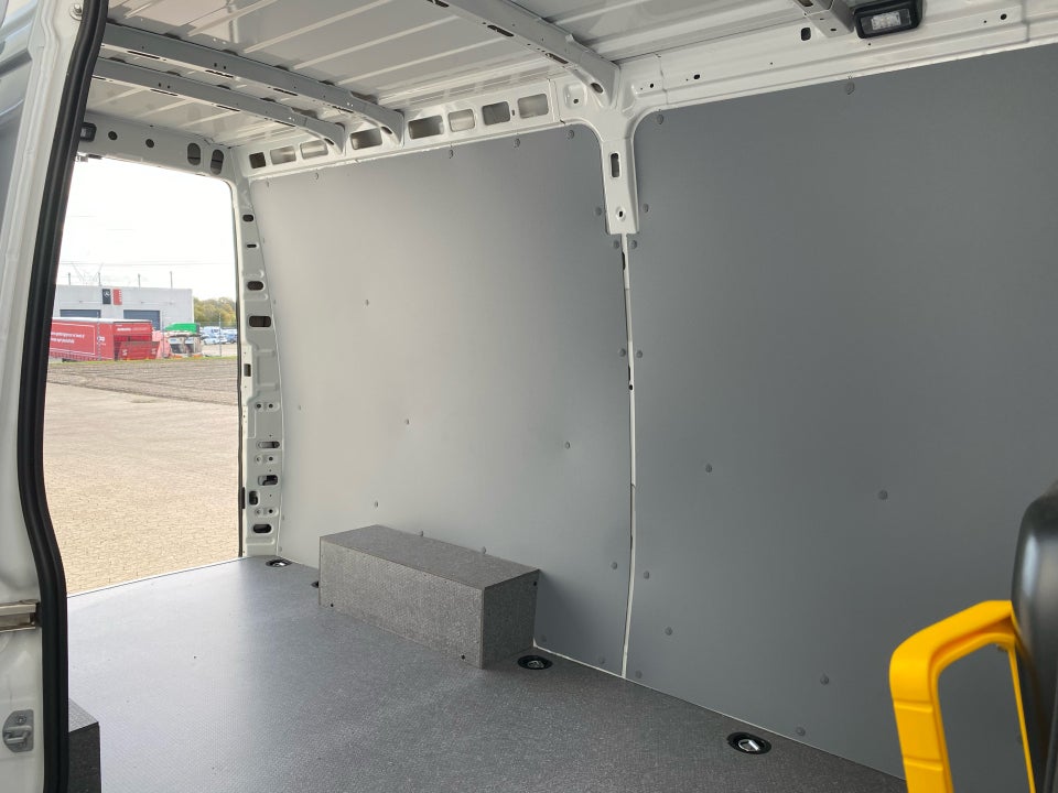 Iveco Daily 3,0 35S18 12m³ Van AG8