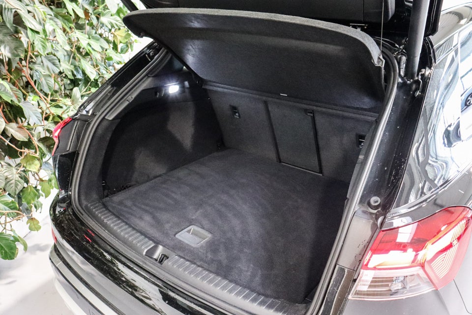 Audi Q4 e-tron 50 S-line quattro 5d