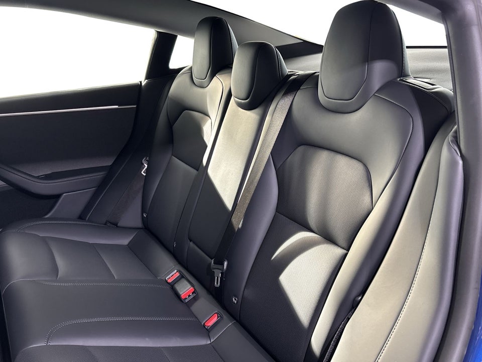 Tesla Model 3 Long Range RWD 4d