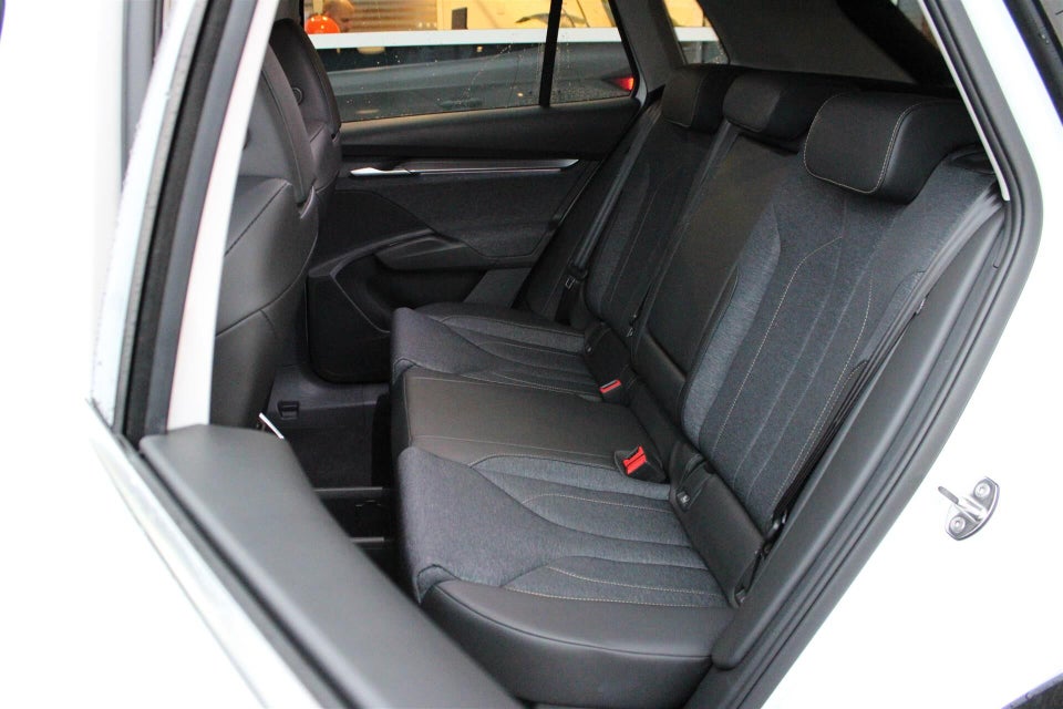 Skoda Elroq 85 iV Loft 5d