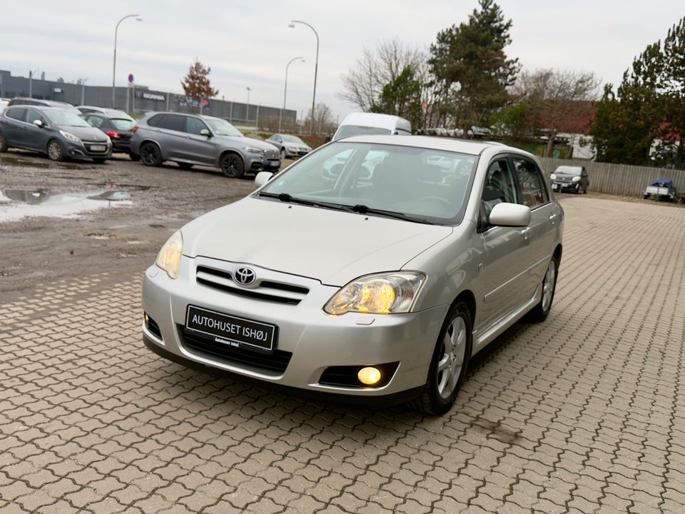 Toyota Corolla 1,6 Luna 5d