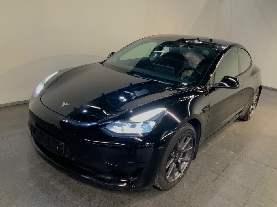 Tesla Model 3 Standard Range+ RWD 4d