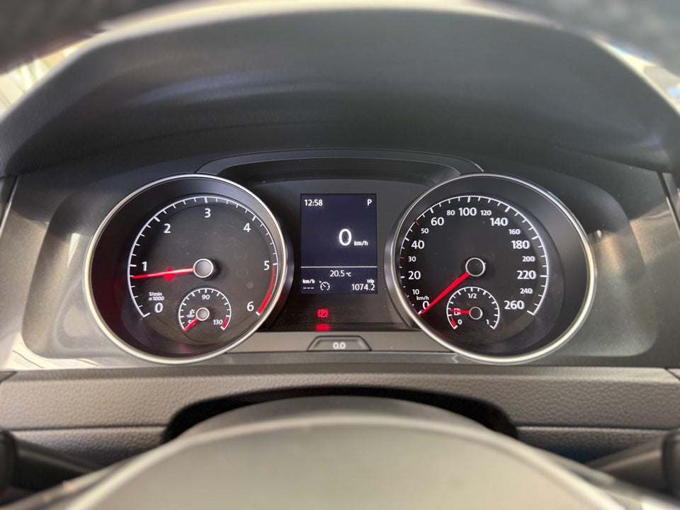 VW Golf VII 2,0 TDi 150 Comfortline Connect Variant DSG 5d