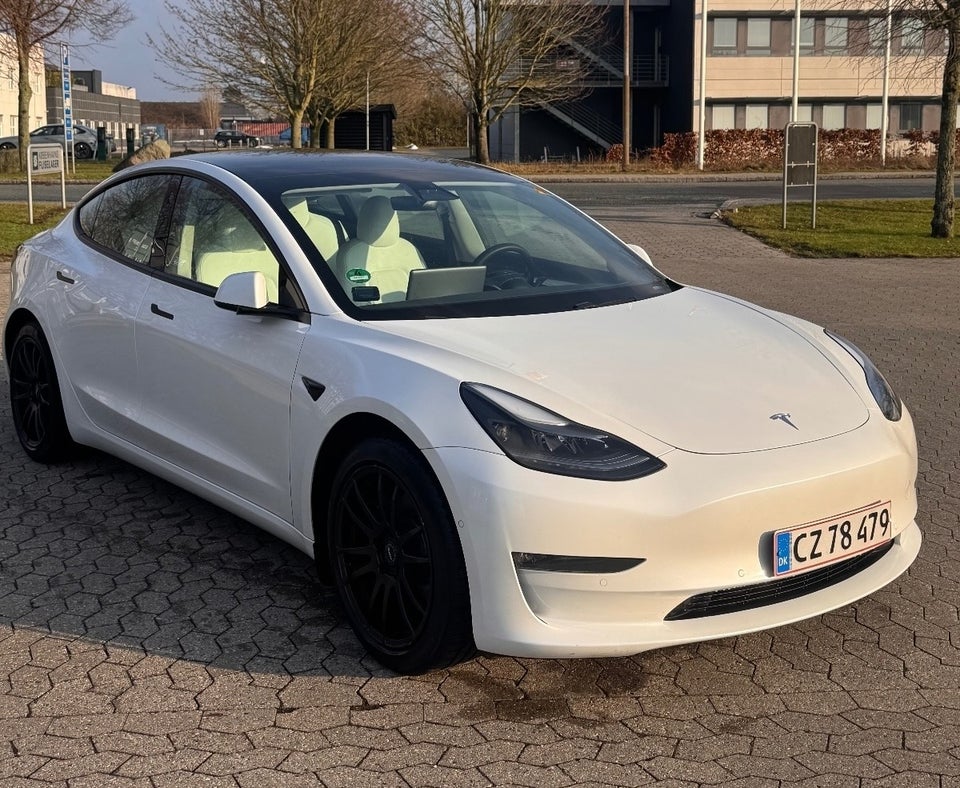 Tesla Model 3 Long Range AWD 4d